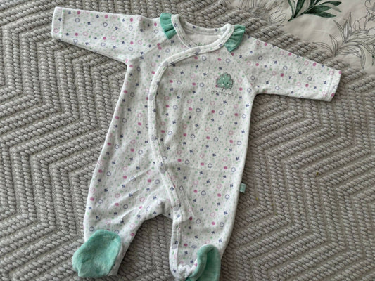 Osito plush Pillin blanco con estampado de hojas 0 meses